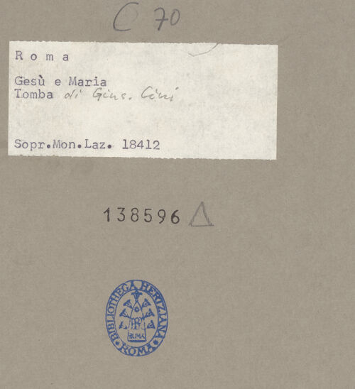 Rückseite von Sopr. Mon. Laz. [https://www.deutsche-digitale-bibliothek.de/content/lizenzen/rv-ez/] Grabmal für Giuseppe Conte Cini (gest. 1830) - Gesamtansicht mit Nischenädikula (Maria), bh138596_recto. Foto.