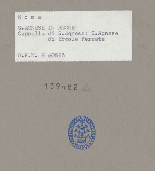 Rückseite von ICCD [https://www.deutsche-digitale-bibliothek.de/content/lizenzen/rv-ez/] Die heilige Agnese in Flammen in einer perspektivischen Nische - Gesamtansicht mit Nische, bh139482_recto. Foto.