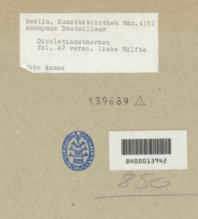 Rückseite von Kunstbibliothek [https://www.deutsche-digitale-bibliothek.de/content/lizenzen/rv-ez/] Codex Destailleur DDiocletians-Thermen: Skizze eines Gebälks mit fasziertem Architrav, Gesims und Profil der Soffite - , bh139689_recto. Foto.