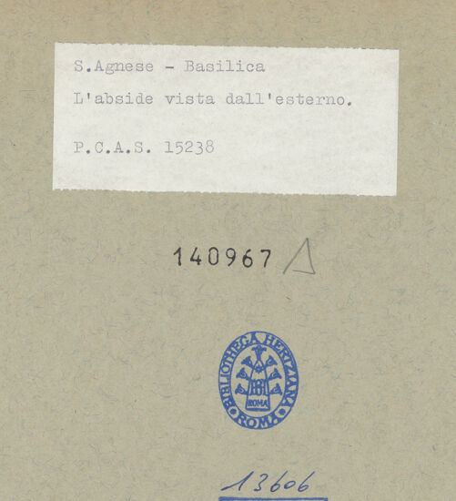 Rückseite von P.C.A.S. [https://www.deutsche-digitale-bibliothek.de/content/lizenzen/rv-ez/] Sant'Agnese fuori le Mura - Blick auf die Apsis, bh140967_recto. Foto.