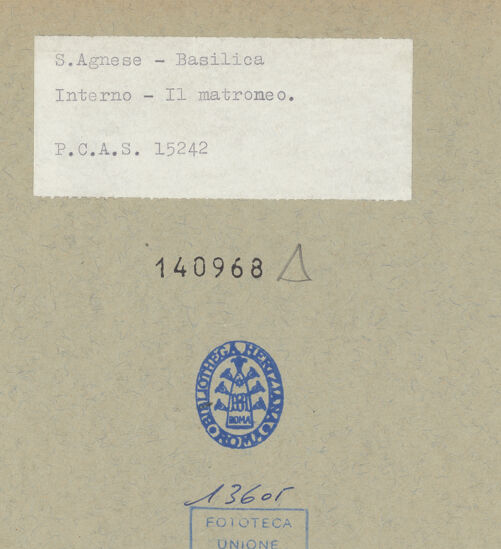 Rückseite von P.C.A.S [https://www.deutsche-digitale-bibliothek.de/content/lizenzen/rv-ez/] Sant'Agnese fuori le MuraInnenraumlinkes Seitenschiff (Nordseitenschiff) - Durchsicht in die linke Empore, bh140968_recto. Foto.