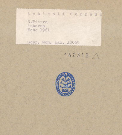 Rückseite von Sopr. Mon. Laz. [https://www.deutsche-digitale-bibliothek.de/content/lizenzen/rv-ez/] San Pietro - Blick in Richtung Eingangswand, nach Westen, bh142318_recto. Foto.