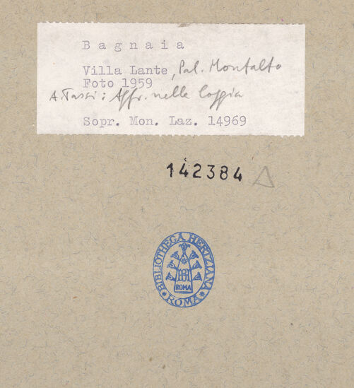 Rückseite von Sopr. Mon. Laz. [https://www.deutsche-digitale-bibliothek.de/content/lizenzen/rv-ez/] Illusionistische Architekturen, Marinelandschaften und allegorische FigurenMarinelandschaften - Südwand mit Marinelandschaften, Teilansicht, bh142384_recto. Foto.