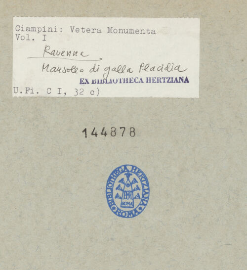 Rückseite von Bibliotheca Hertziana [https://www.deutsche-digitale-bibliothek.de/content/lizenzen/rv-fz/] Joannis Ciampini Romani, Vetera monimenta, in quibus praecipue musiva opera sacrarum, profanarumque aedium structura, ac nonnulli antiqui ritus dissertationibus, iconibusque illustrantur. Prima pars: a primo Christi saeculo ad quintum. Praecedit vita auctoris, nunc primum ipsius operibus addita, Romae 1747. Sumptibus Caroli Giannini (...), Ex typographia KomarekTab. LXVII: Ravenna, Mausoleum der Galla Placidia. Fig. 1: Zwei männliche Figuren in einer Wineranke, Christusmonogram; Fig. 2: Christus als der Gute Hirte - Gesamtansicht, bh144878_recto. Foto.