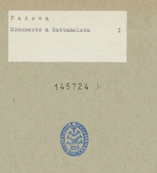 Rückseite von unbekannt [https://www.deutsche-digitale-bibliothek.de/content/lizenzen/rv-fz/] Reiterdenkmal des Erasmus da Narni: il Gattamelata - Umzug des Denkmals vor dem Krieg, bh145724_recto. Foto.