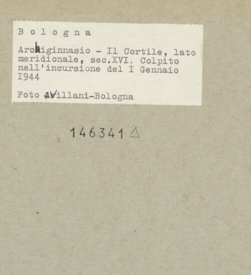 Rückseite von Villani [https://www.deutsche-digitale-bibliothek.de/content/lizenzen/rv-ez/] Archiginnasio - Zustand nach der Bombardierung 29.01.1944, bh146341_recto. Foto.