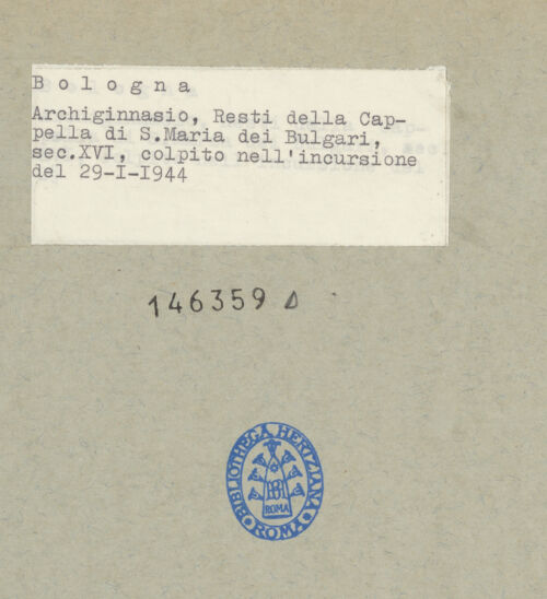 Rückseite von unbekannt [https://www.deutsche-digitale-bibliothek.de/content/lizenzen/rv-fz/] Archiginnasio - Ansicht von Osten (von Cappella di Santa Maria dei Bulgari) - nach den Bombentreffer (29.01.1944), bh146359_recto. Foto.