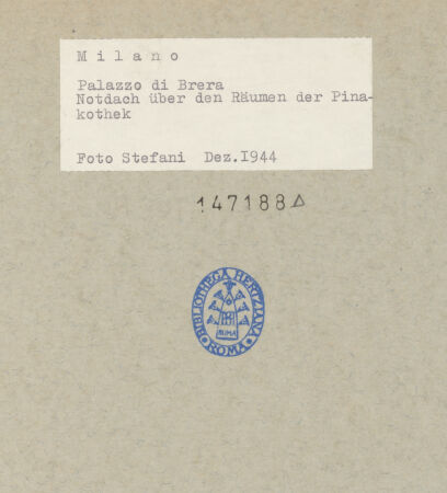 Rückseite von unbekannt [https://www.deutsche-digitale-bibliothek.de/content/lizenzen/rv-fz/] Palazzo di Brera - Ansicht des Daches (nach den Bombentreffer, 1943.08.07-08), bh147188_recto. Foto: Stefani.