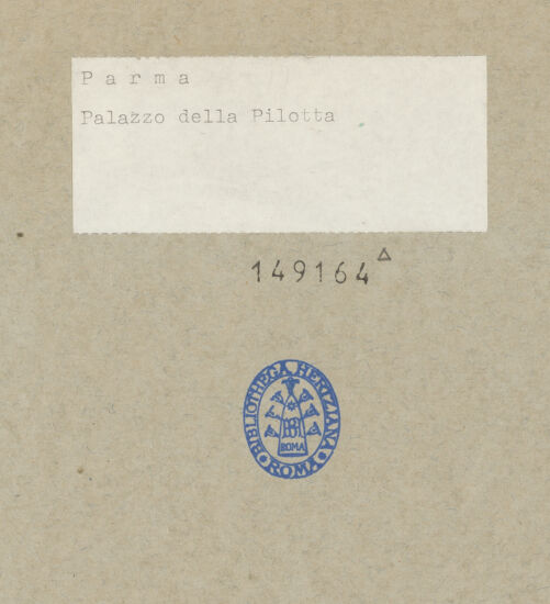 Rückseite von unbekannt [https://www.deutsche-digitale-bibliothek.de/content/lizenzen/rv-fz/] Palazzo della PilottaCortile della Pilotta - Arkade nach den Bombentreffer (13.5.1944), bh149164_recto. Foto.