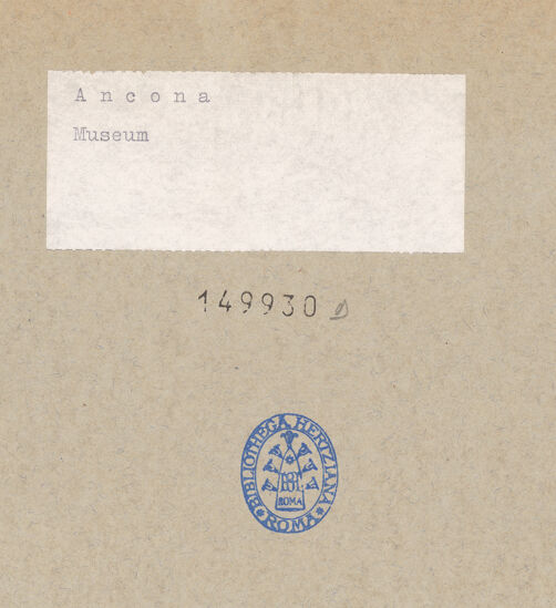 Rückseite von unbekannt [https://www.deutsche-digitale-bibliothek.de/content/lizenzen/rv-fz/] Museo - Ansicht nach den Bombentreffer (1943.10), bh149930_recto. Foto.