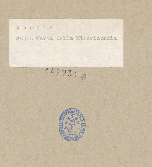 Rückseite von unbekannt [https://www.deutsche-digitale-bibliothek.de/content/lizenzen/rv-fz/] Santa Maria della Misericordia - Innenansicht nach den Bombentreffer (1943), bh149931_recto. Foto.