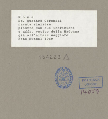 Rückseite von Hutzel, Max [https://www.deutsche-digitale-bibliothek.de/content/lizenzen/rv-ez/] Altar Paschalis' II. mit frühneuzeitlicher Darstellung der Mater dolorosa - Gesamtansicht, bh154223_recto. Foto: Hutzel, Max.