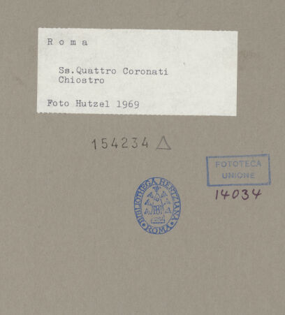 Rückseite von Hutzel, Max [https://www.deutsche-digitale-bibliothek.de/content/lizenzen/rv-ez/] Brunnen mit Löwenmasken - Ansicht des Brunnens mit dem erneuerten, viereckigen Brunnenbecken, bh154234_recto. Foto: Hutzel, Max.