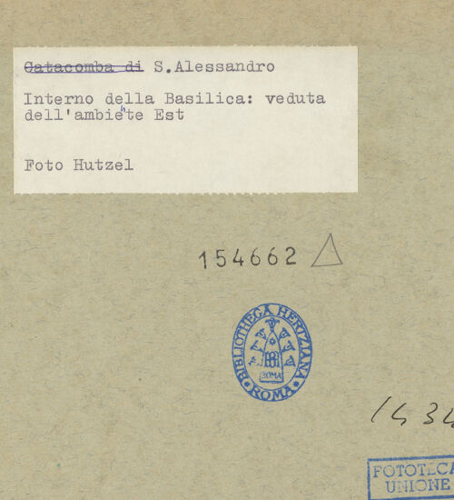 Rückseite von Hutzel, Max [https://www.deutsche-digitale-bibliothek.de/content/lizenzen/rv-ez/] Sant'Alessandro - Blick vom Chor in das linke Langhaus, bh154662_recto. Foto: Hutzel, Max.