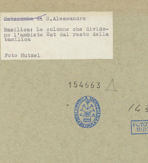 Rückseite von Hutzel, Max [https://www.deutsche-digitale-bibliothek.de/content/lizenzen/rv-ez/] Sant'Alessandro - Langhaus, Säulen zwischen Langhaus und linkem Querhaus, bh154663_recto. Foto: Hutzel, Max.