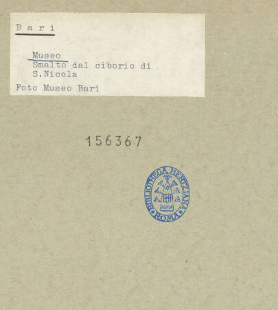 Rückseite von Foto Museo Bari [https://www.deutsche-digitale-bibliothek.de/content/lizenzen/rv-ez/] Krönung Rogers II. durch den Heiligen Nikolaus - Gesamtansicht, bh156367_recto. Foto.