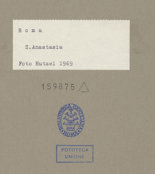 Rückseite von Hutzel, Max [https://www.deutsche-digitale-bibliothek.de/content/lizenzen/rv-ez/] Sant'Anastasia al Palatino - Decke und Obergaden (Richtung Chor), bh159875_recto. Foto: Hutzel, Max.