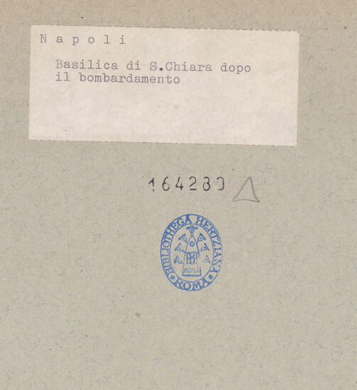 Rückseite von Luce [https://www.deutsche-digitale-bibliothek.de/content/lizenzen/rv-ez/] Santa Chiara - Blick Richtung Chor (nach Bombardierung 1943), bh164280_recto. Foto.