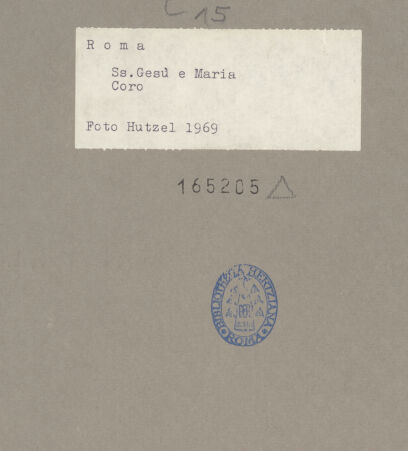 Rückseite von Hutzel, Max [https://www.deutsche-digitale-bibliothek.de/content/lizenzen/rv-ez/] Santi Nomi di Gesù e MariaCappella Maggiore - Blick zur Decke von linsk unten, bh165205_recto. Foto: Hutzel, Max.