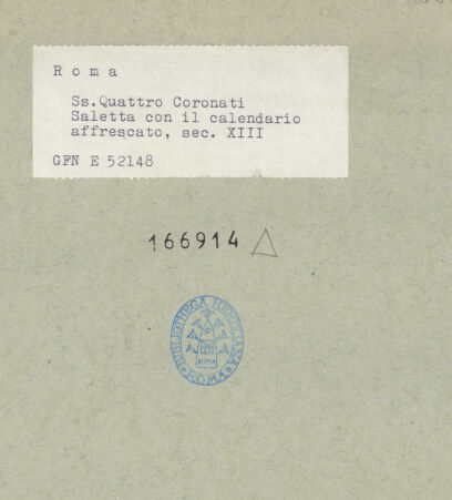 Rückseite von ICCD [https://www.deutsche-digitale-bibliothek.de/content/lizenzen/rv-ez/] Santi Quattro CoronatiInneresStanza del Calendario - Innenansicht  zur Tür, bh166914_recto. Foto.