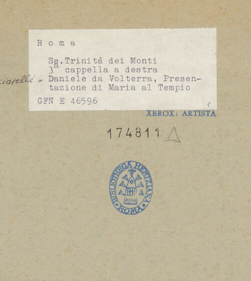 Rückseite von ICCD [https://rightsstatements.org/page/CNE/1.0/] KapellenausstattungTempelgang Mariens - Gesamtansicht, bh174811_recto. Foto.