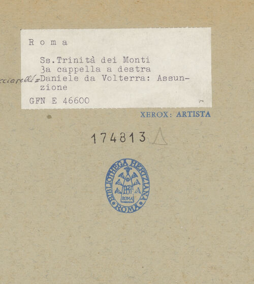 Rückseite von ICCD [https://www.deutsche-digitale-bibliothek.de/content/lizenzen/rv-ez/] KapellenausstattungMariä Himmelfahrt - Gesamtansicht, bh174813_recto. Foto.