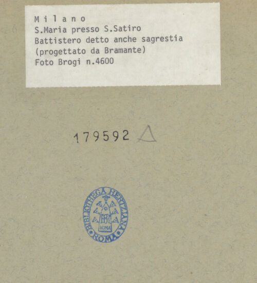 Rückseite von Alinari [https://www.deutsche-digitale-bibliothek.de/content/lizenzen/rv-ez/] Santa Maria presso San SatiroSakristei - , bh179592_recto. Foto.