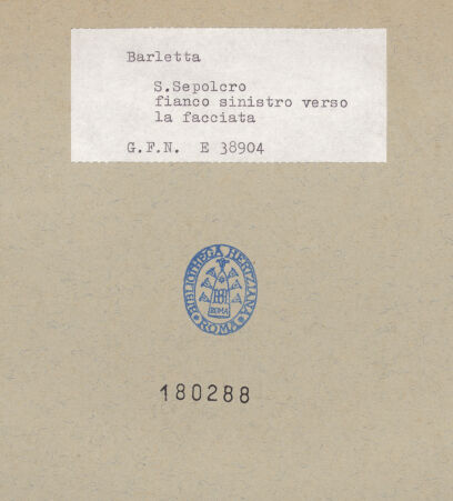 Rückseite von ICCD [https://www.deutsche-digitale-bibliothek.de/content/lizenzen/rv-ez/] Ziborium der Hauptaltar - Gesamtansicht, bh180288_recto. Foto.