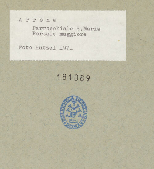 Rückseite von Getty Research Institute [https://www.deutsche-digitale-bibliothek.de/content/lizenzen/rv-ez/] Hauptportal - Gesamtansicht, bh181089_recto. Foto: Hutzel, Max.