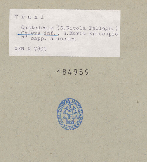 Rückseite von ICCD [https://www.deutsche-digitale-bibliothek.de/content/lizenzen/rv-ez/] Kapitelle der Unterkirche Santa Maria della Scala - Kapitell des siebten Jochs rechts, bh184959_recto. Foto.