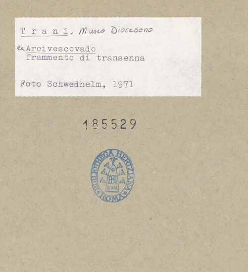 Rückseite von Schwedhelm, Sabine [https://www.deutsche-digitale-bibliothek.de/content/lizenzen/rv-ez/] Reliefplatte mit Drache - Gesamtansicht, bh185529_recto. Foto: Schwedhelm, Sabine.