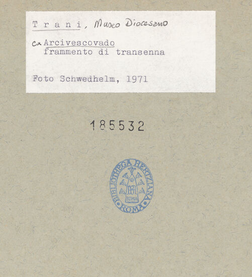 Rückseite von Schwedhelm, Sabine [https://www.deutsche-digitale-bibliothek.de/content/lizenzen/rv-ez/] Reliefplatte mit Greif und Löwen - Linke Seite, bh185532_recto. Foto: Schwedhelm, Sabine.