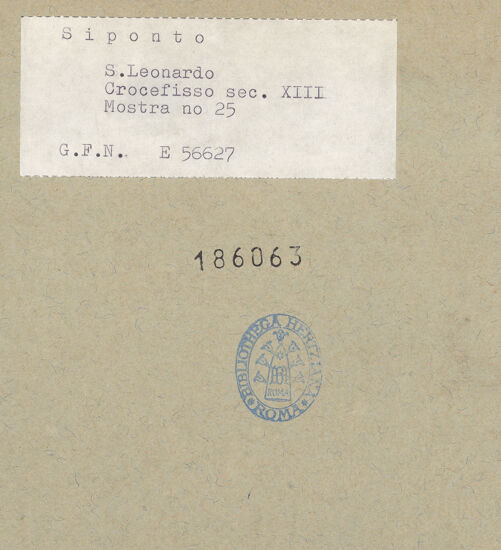 Rückseite von ICCD [https://www.deutsche-digitale-bibliothek.de/content/lizenzen/rv-ez/] Kruzifix (Christus Triumphans/Vigilans) - Gesamtansicht, bh186063_recto. Foto.