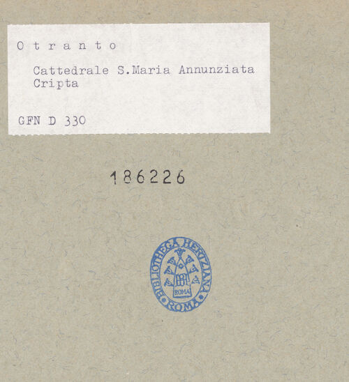 Rückseite von ICCD [https://www.deutsche-digitale-bibliothek.de/content/lizenzen/rv-ez/] CattedraleKrypta - Nordöstlicher Pilaster der Vierung, bh186226_recto. Foto.