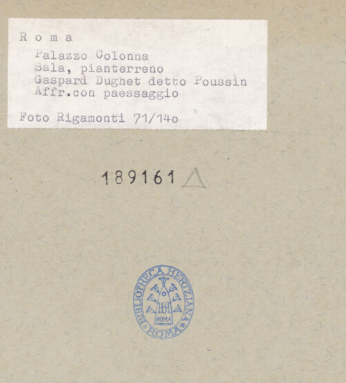 Rückseite von Bibliotheca Hertziana [https://www.deutsche-digitale-bibliothek.de/content/lizenzen/rv-fz/] Weite Landschaften hinter illusionistischer Kolonnade mit bekrönender BalustradeWeite Gebirgslandschaft - Ausschnitt der Landschaftsdarstellung, bh189161_recto. Foto: Rigamonti, F..