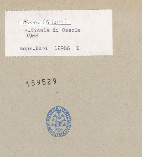 Rückseite von Sopr. BAS BA [https://www.deutsche-digitale-bibliothek.de/content/lizenzen/rv-ez/] Santa Maria di Casole - Nordseite von Norden, bh189529_recto. Foto.