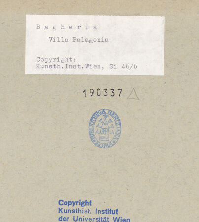 Rückseite von Kunsthistorisches Institut der Universität Wien [https://www.deutsche-digitale-bibliothek.de/content/lizenzen/rv-ez/] Skulpturengruppe aus fabelhaften und mythologischen Wesen, sog. MostriHoftor mit doppelschwänziger Sirene und Triton - Gesamtansicht, bh190337_recto. Foto.