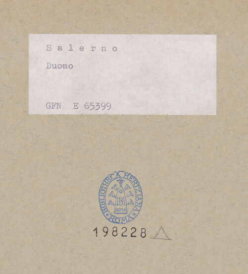 Rückseite von ICCD [https://www.deutsche-digitale-bibliothek.de/content/lizenzen/rv-fz/] Christus zwischen zwei Heiligen - Gesamtansicht, bh198228_recto. Foto.