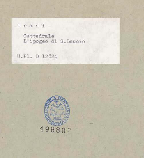 Rückseite von Bibliotheca Hertziana [https://www.deutsche-digitale-bibliothek.de/content/lizenzen/rv-ez/] Cattedrale - Grundriß mit dem Hypogäum San Leucio (Sopr. BAS Bari, 12.12.1970), bh198802_recto. Foto.