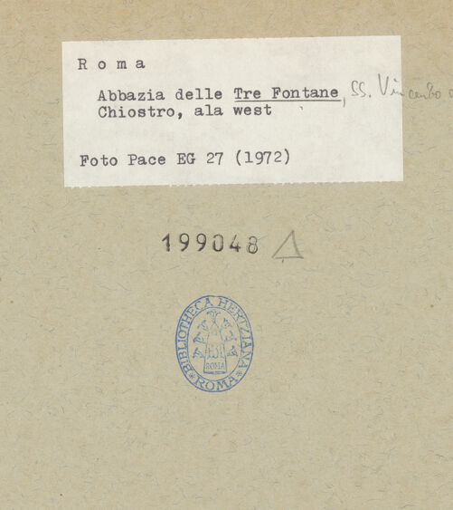 Rückseite von Pace [https://www.deutsche-digitale-bibliothek.de/content/lizenzen/rv-ez/] Abbazia delle Tre FontaneSanti Vincenzo ed Anastasio - Westflügel, bh199048_recto. Foto.