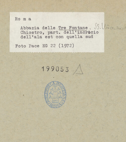 Rückseite von Pace [https://www.deutsche-digitale-bibliothek.de/content/lizenzen/rv-ez/] Abbazia delle Tre FontaneSanti Vincenzo ed Anastasio - Südostecke, bh199053_recto. Foto.