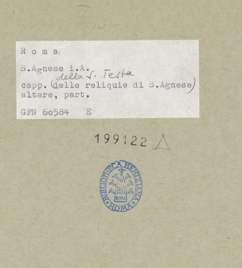 Rückseite von ICCD [https://www.deutsche-digitale-bibliothek.de/content/lizenzen/rv-ez/] Altar mit der Kopfreliquie der heiligen Agnes - Teilansicht: Antependium, bh199122_recto. Foto.