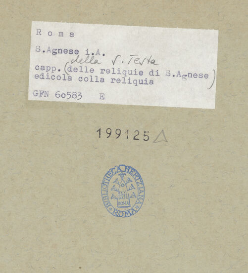 Rückseite von ICCD [https://www.deutsche-digitale-bibliothek.de/content/lizenzen/rv-ez/] Altar mit der Kopfreliquie der heiligen Agnes - Teilansicht, mittig: Nischenrahmung mit Reliquie, bh199125_recto. Foto.