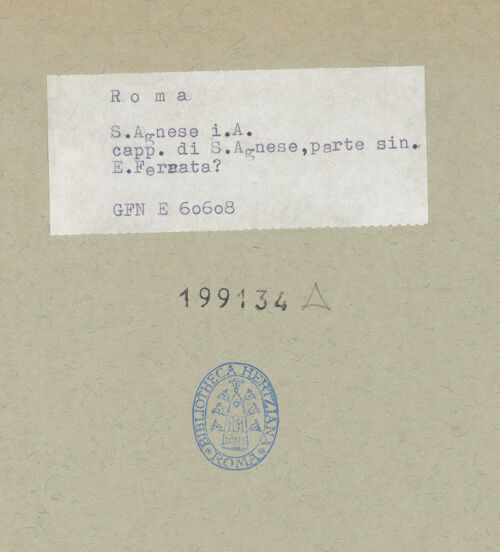 Rückseite von ICCD [https://www.deutsche-digitale-bibliothek.de/content/lizenzen/rv-ez/] Putto mit dem Haar der heiligen Agnes - , bh199134_recto. Foto.