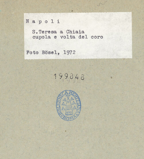 Rückseite von Bösel, Richard [https://www.deutsche-digitale-bibliothek.de/content/lizenzen/rv-fz/] Santa Teresa a Chiaia - Ansicht der Kuppel in Richtung Presbyterium, bh199848_recto. Foto: Bösel, Richard.