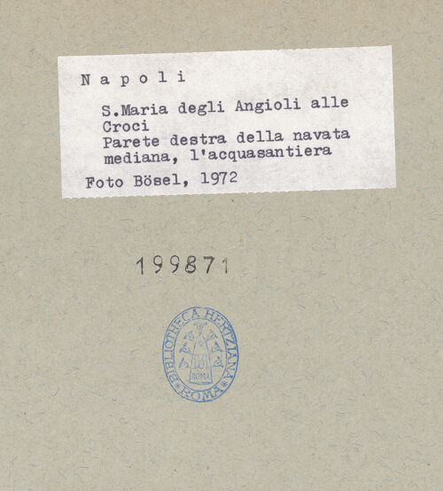 Rückseite von Bösel, Richard [https://www.deutsche-digitale-bibliothek.de/content/lizenzen/rv-fz/] Weihwasserbecken mit den heiligen Paulus - Gesamtansicht, bh199871_recto. Foto: Bösel, Richard.