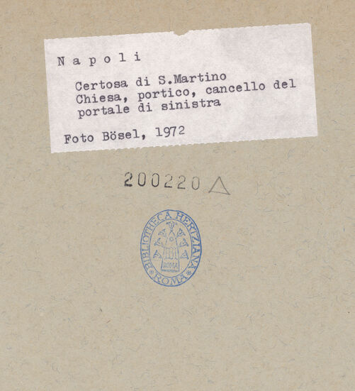 Rückseite von Bösel, Richard [https://www.deutsche-digitale-bibliothek.de/content/lizenzen/rv-fz/] Certosa di San Martino - Mittleres Portal, Detail, bh200220_recto. Foto: Bösel, Richard.