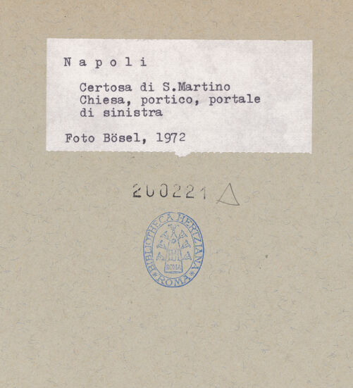 Rückseite von Bösel, Richard [https://www.deutsche-digitale-bibliothek.de/content/lizenzen/rv-fz/] Certosa di San Martino - Linkes Portal, bh200221_recto. Foto: Bösel, Richard.