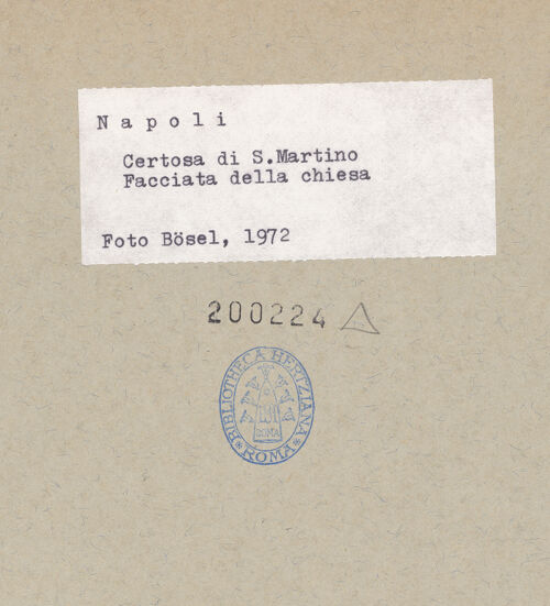 Rückseite von Bösel, Richard [https://www.deutsche-digitale-bibliothek.de/content/lizenzen/rv-fz/] Certosa di San Martino - Seitenansicht, bh200224_recto. Foto: Bösel, Richard.