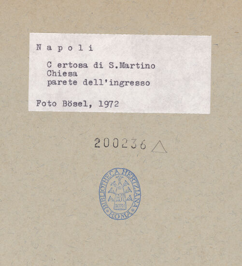 Rückseite von Bösel, Richard [https://www.deutsche-digitale-bibliothek.de/content/lizenzen/rv-fz/] Certosa di San Martino - Innenfassade, bh200236_recto. Foto: Bösel, Richard.